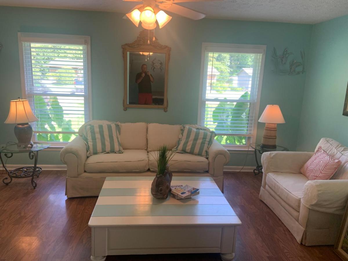 Cheerful Two Bedroom House 1.5 Miles From Beach. Myrtle Beach Exterior foto