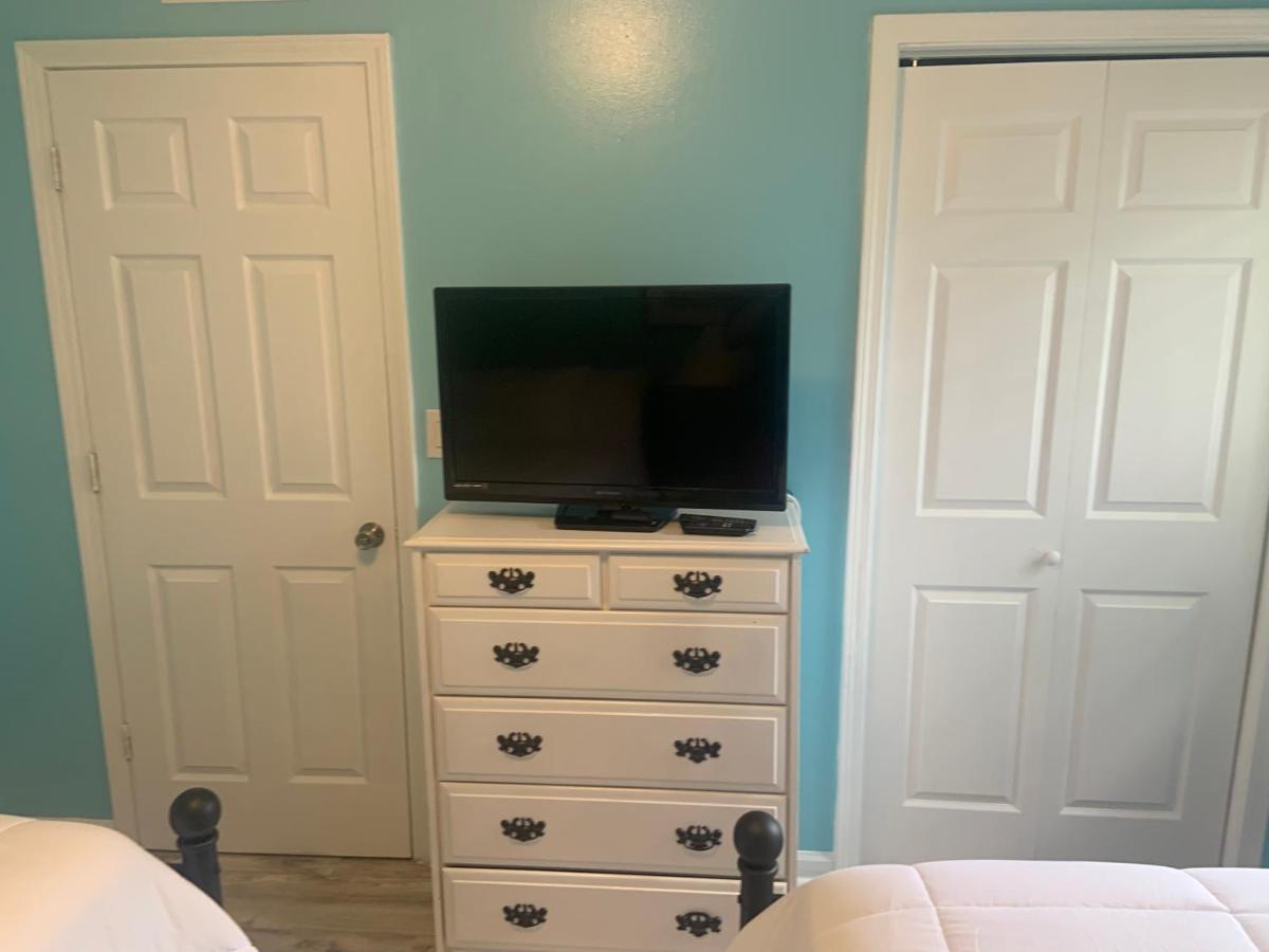 Cheerful Two Bedroom House 1.5 Miles From Beach. Myrtle Beach Exterior foto